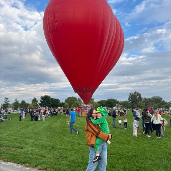 Meet your Posher, Emily - Picture 4 of 6